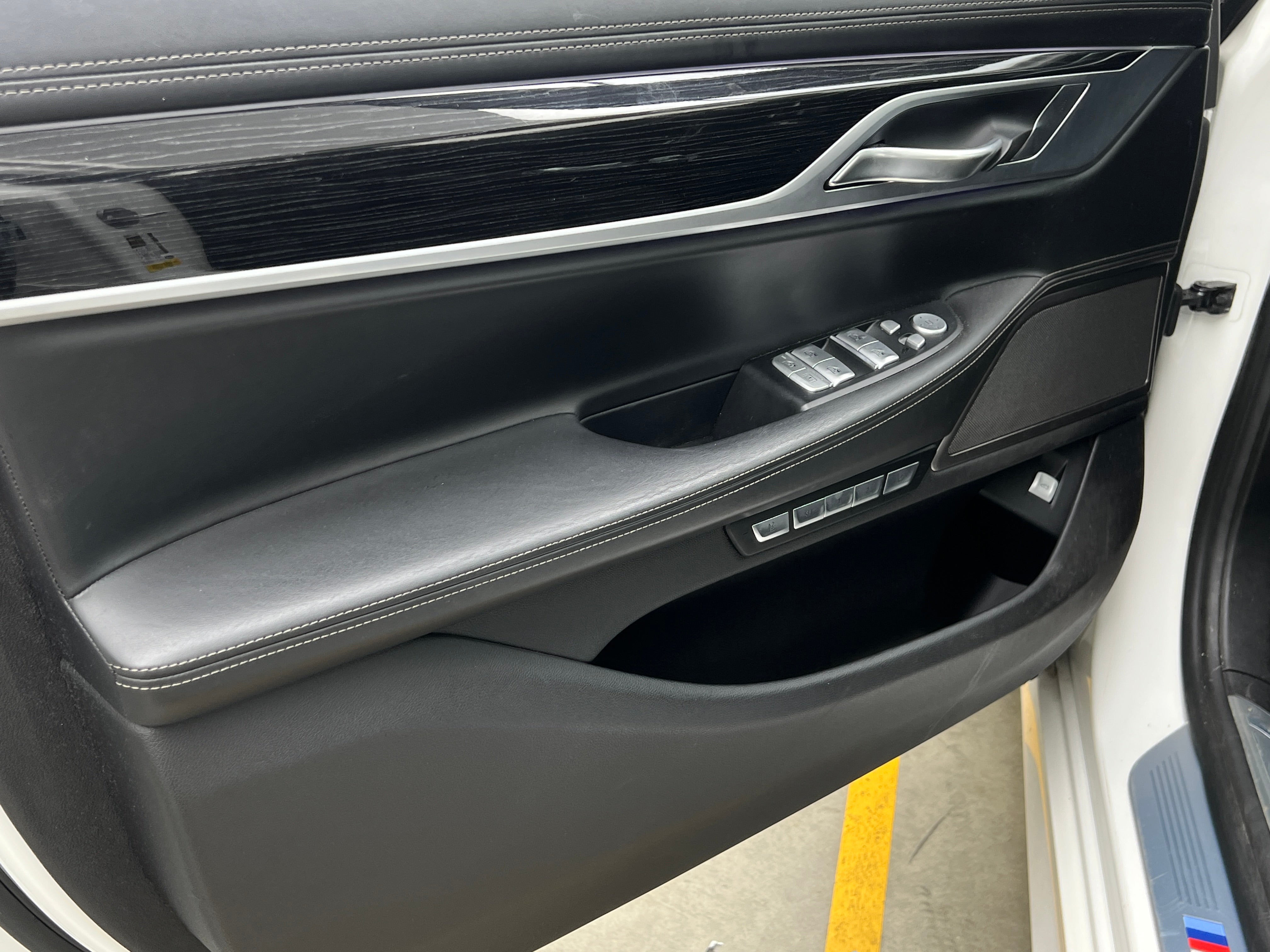 bmw 7 series 2017 WBA7F0C33HGM21620 image bmw 7 series 2017 WBA7F0C33HGM21620 image